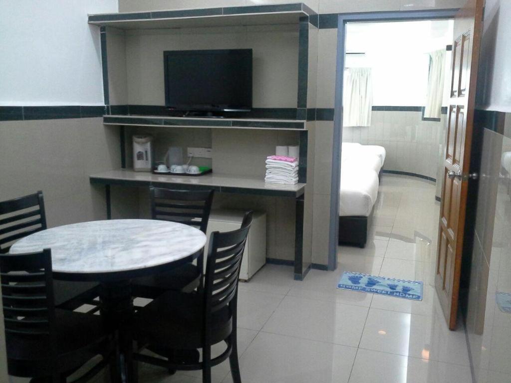 Burmahtel Hotel George Town Exterior photo