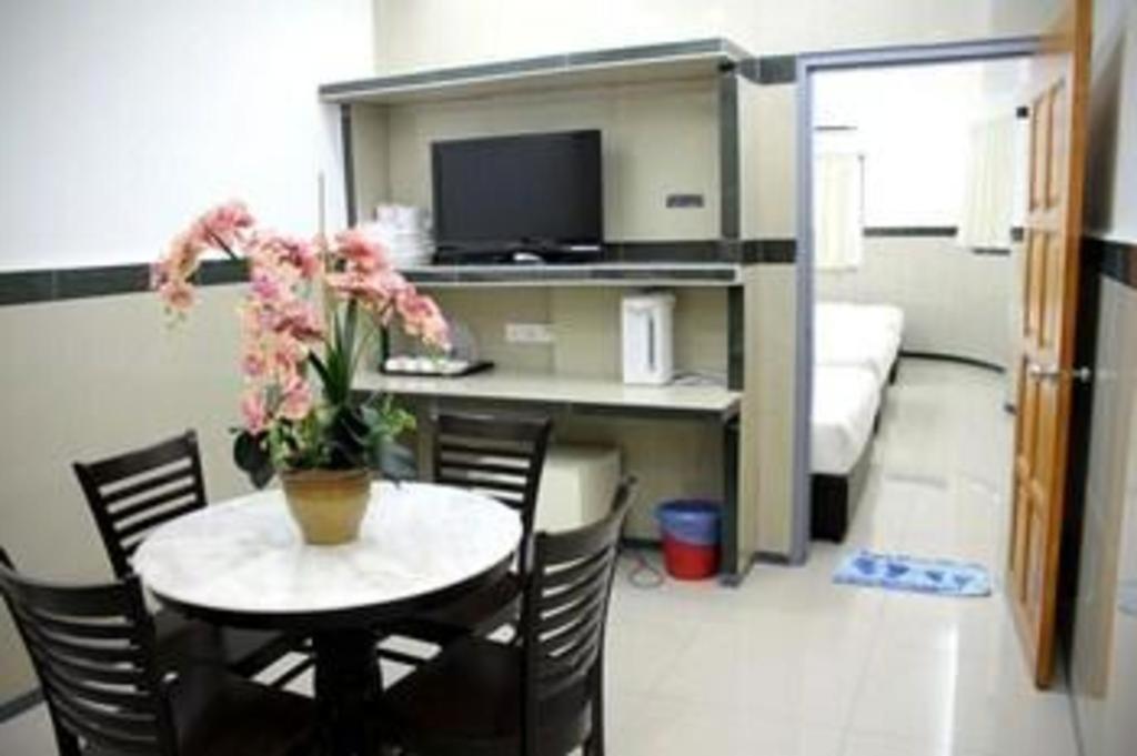 Burmahtel Hotel George Town Exterior photo